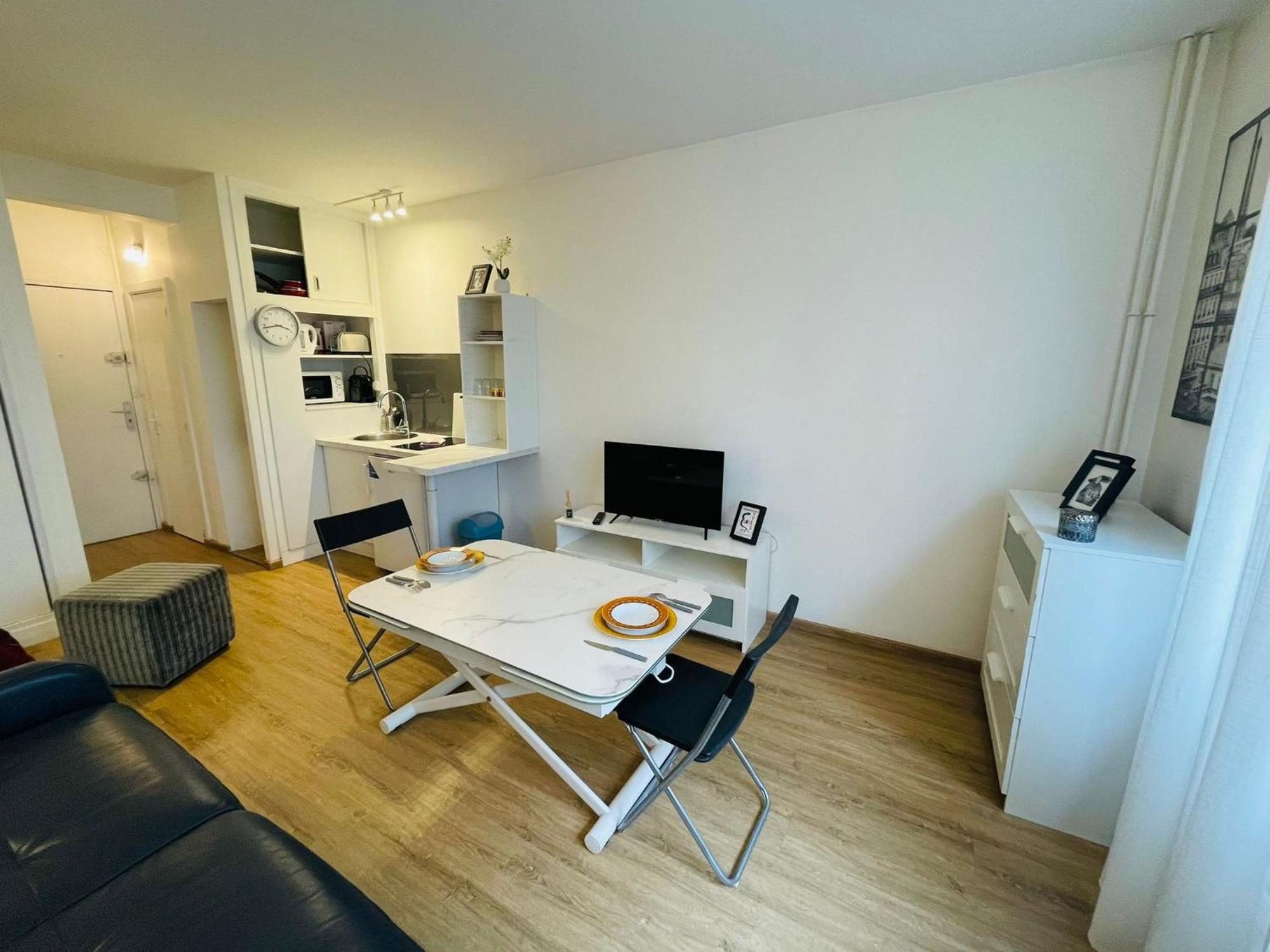 Appartement Tour Eiffel - Porte Dauphine - 2 Pers